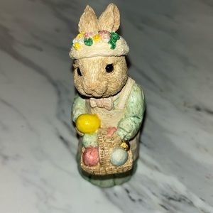 Vintage Easter/Spring momma bunny figurine by United Design